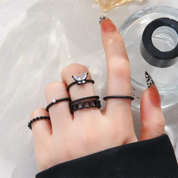 פאנק שחור טבעת סט פרפר טבעת יהלומים מזויפים לנשים פנינה לא סימטרית תכשיטי אצבע 2022 אופנתי חדש מתנות במסיבת בנות