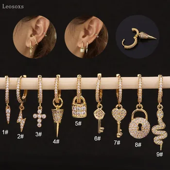 Leosoxs 2pcs אופנה סגנון החדש פלדה אל חלד מצופה לחצות מפתח נחש בצורת עגיל פירסינג תכשיטים
