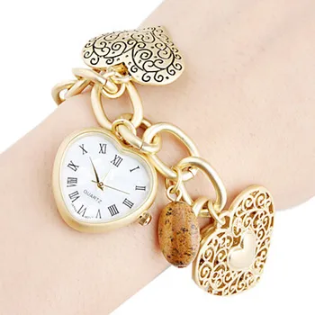 חם! שעוני נשים שעוני יד אופנתי מתוק תליון לב זהב סגסוגת קוורץ שעון צמיד
